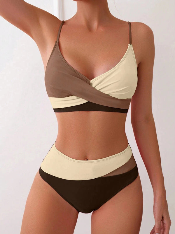 Conjunto Biquíni Canelado Duo com Recorte Sofisticado Conjunto Biquíni Canelado Duo com Recorte Sofisticado Maritima Moda Praia Marrom PP 